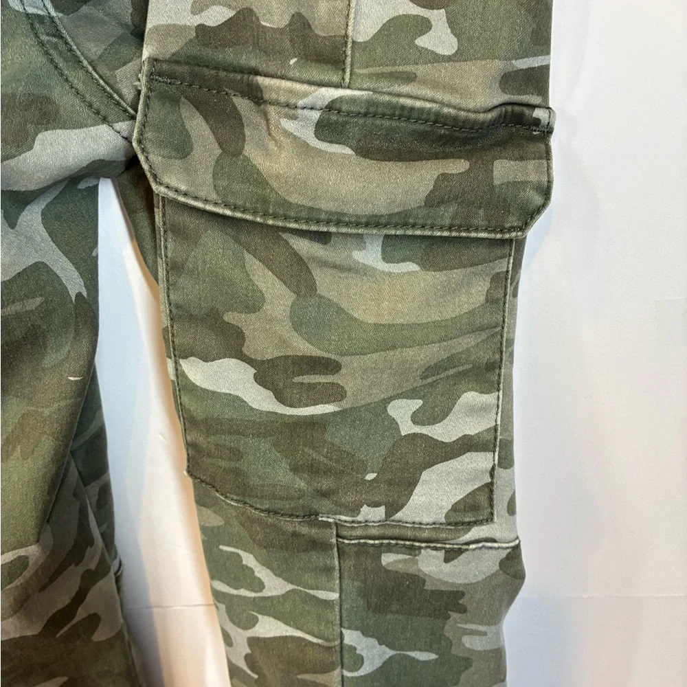 Justice Camo Cargo Skinny Pants Girls Size 16 Plus Green Stretch Pull-On